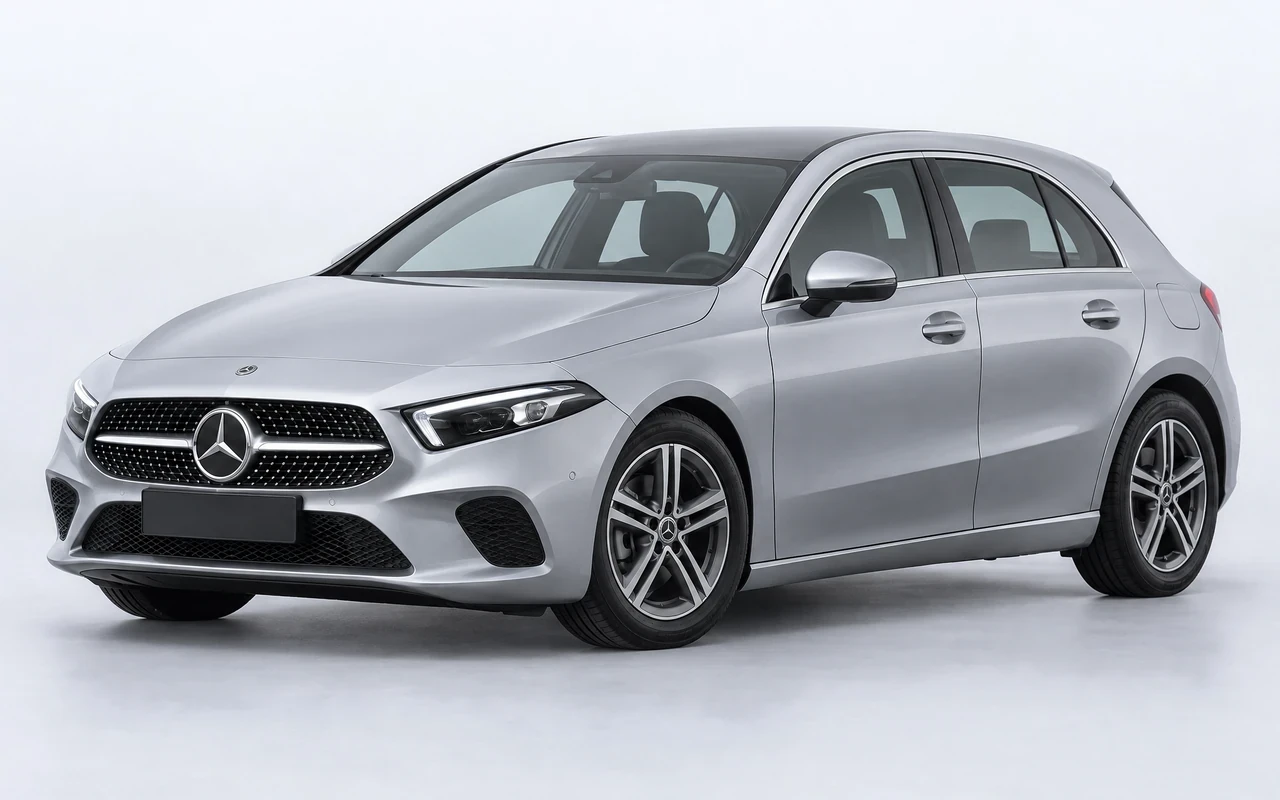 AI-genereret illustration af en sølvgrå Mercedes-Benz A200, set skråt forfra.