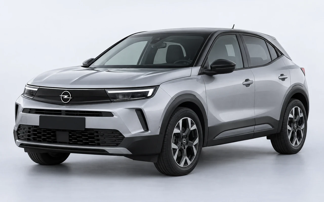 AI-genereret illustration af en sølvgrå Opel Mokka Electric, set skråt forfra.
