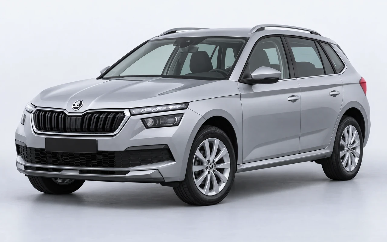 AI-genereret illustration af en sølvgrå Skoda Kamiq, set skråt forfra.