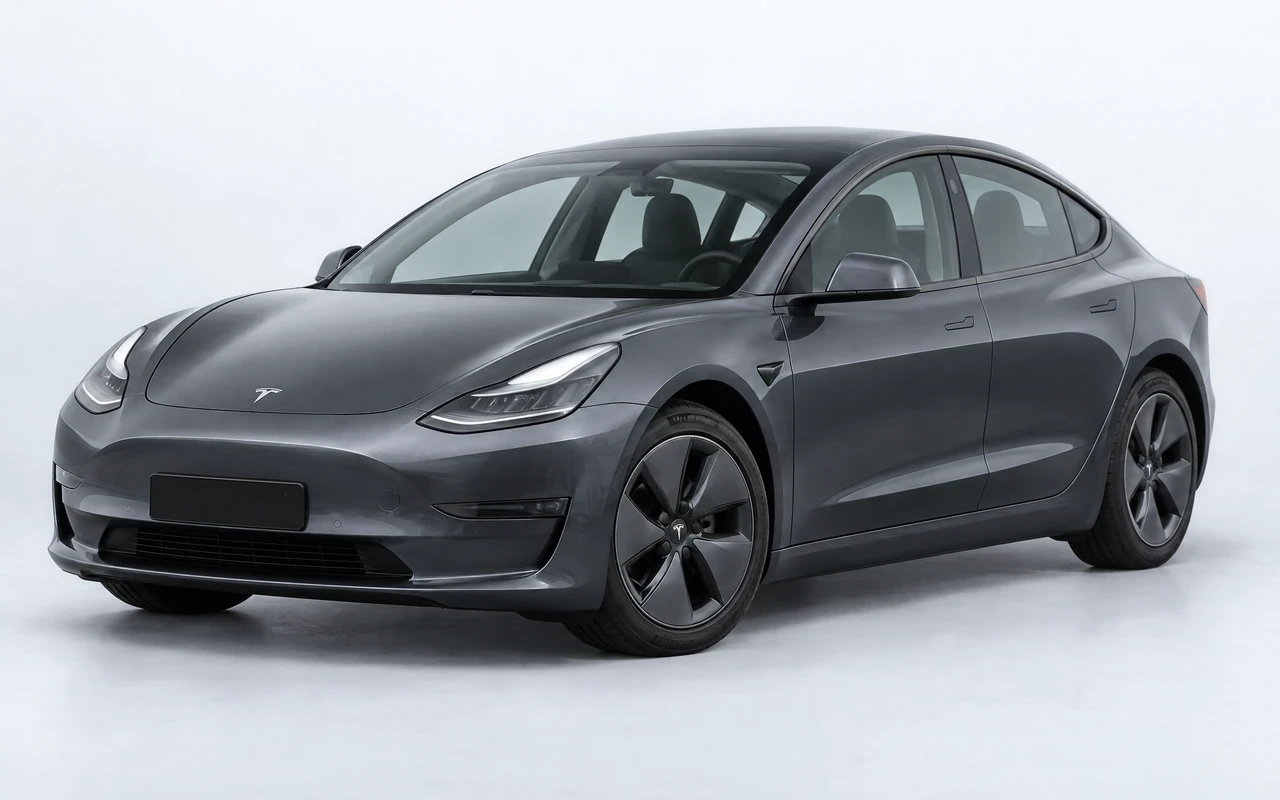AI-genereret illustration af en mørkegrå Tesla Model 3 Long Range, set skråt forfra.