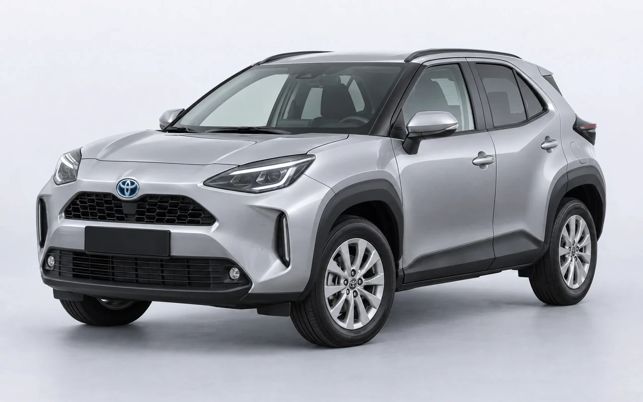 AI-genereret illustration af en sølvgrå Toyota Yaris Cross, set skråt forfra.
